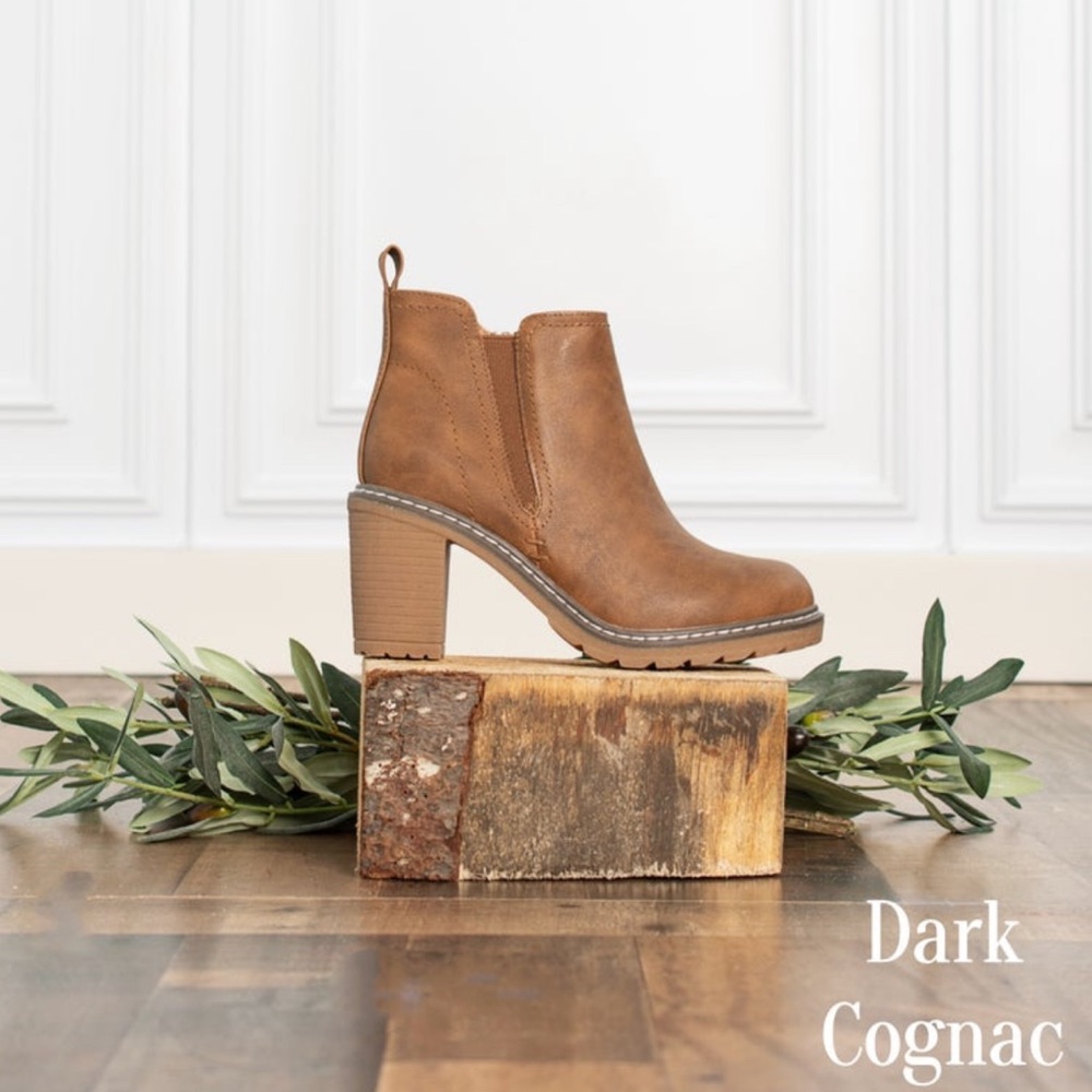 Corky’s Bite Me Boot size 10